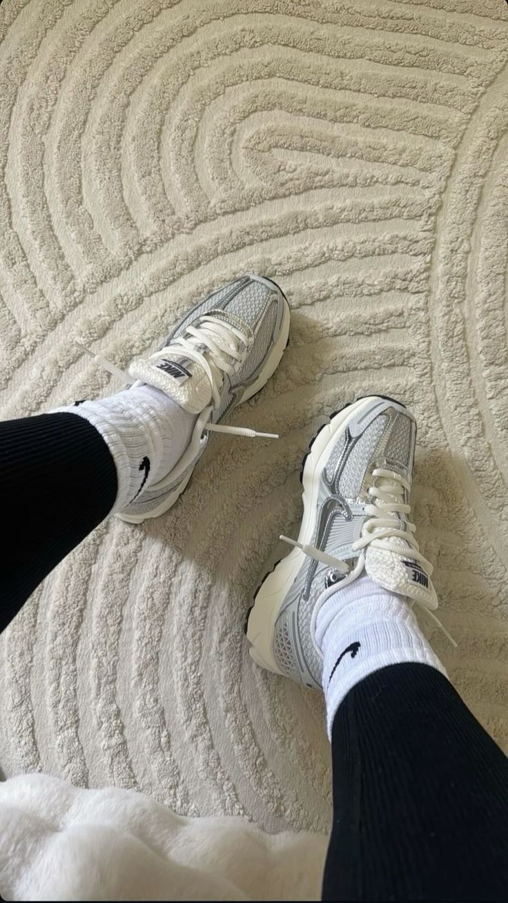 SneakerMood Your favorite sneaker provider