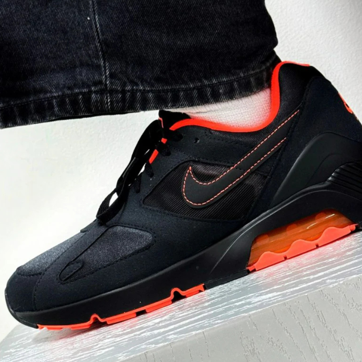 Air max 180 black orange sales