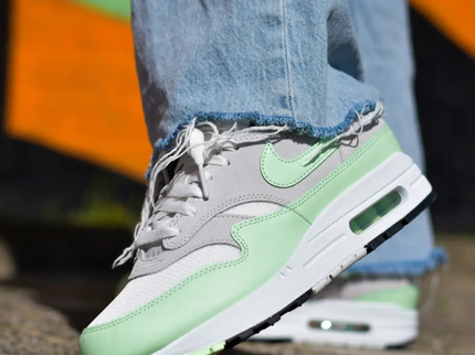Nike Air Max 1 Essential "Vapor Green"