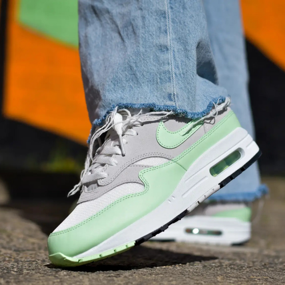 Nike Air Max 1 Essential „Vapor Green“