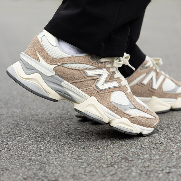New Balance New Balance 9060 Driftwood Stone Pink Sea Salt