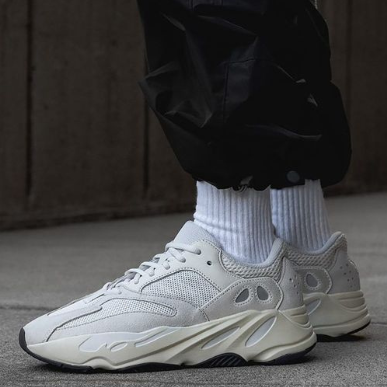 Adidas originals yeezy boost 700 analog online