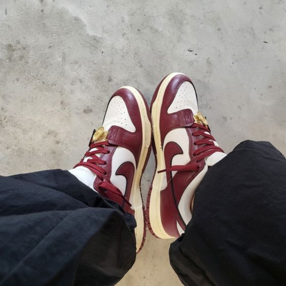 Nike Nike Dunk Low Bordeaux (W)