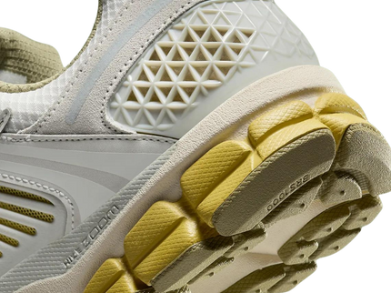 Nike Nike Zoom Vomero 5 Light bone / Medium Olive - SneakerMood 