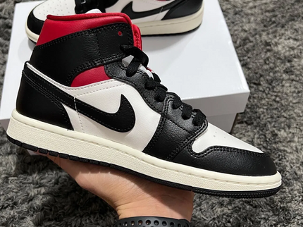 Air Jordan 1 Mid Gym Red Panda W