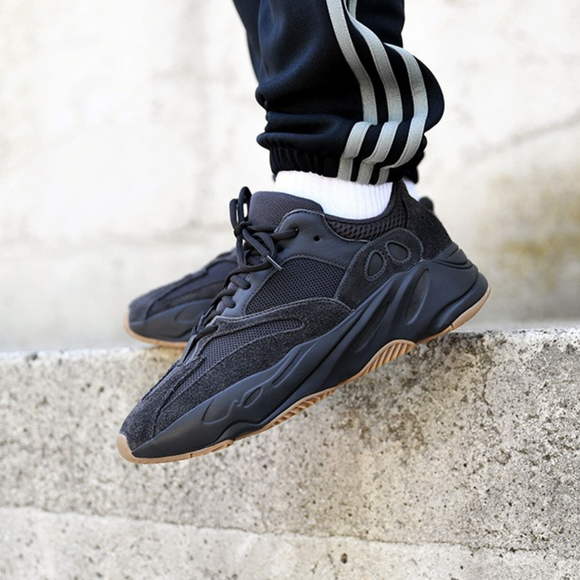 Yeezy 700 SneakerMood SneakerMood