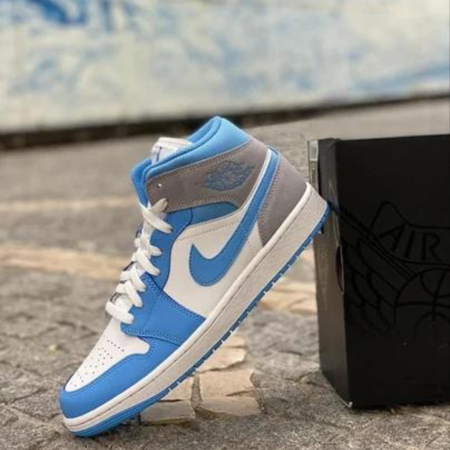 Air Jordan 1 Mid University Blue Grey DX9276 100 SneakerMood SneakerMood