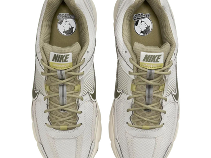 Nike Nike Zoom Vomero 5 Light bone / Medium Olive - SneakerMood 