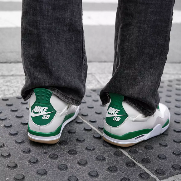 Nike Air Jordan 4 x Nike SB Pine Green