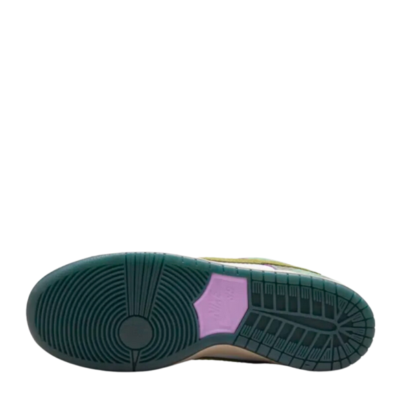 Nike Nike SB x Alexis Sablone Dunk Low 'Chameleon'