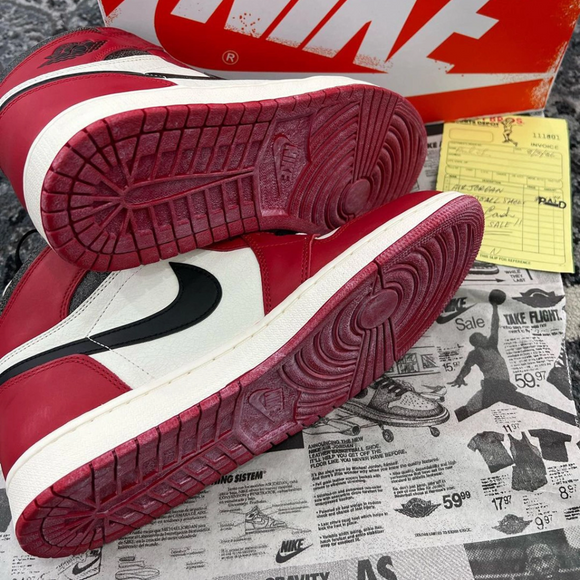 Nike Air Jordan 1 High OG Chicago Lost and Found