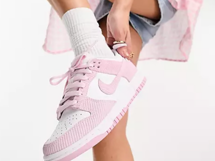 Nike Nike Dunk Low Pink Corduroy - SneakerMood 