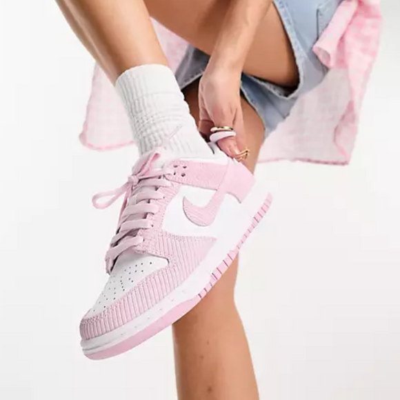 Nike Nike Dunk Low Pink Corduroy - SneakerMood 