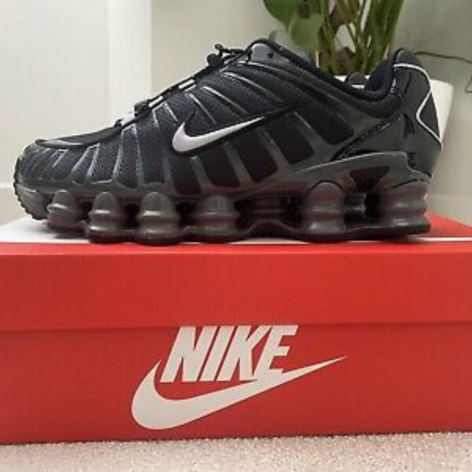 Black and grey nike shox shop