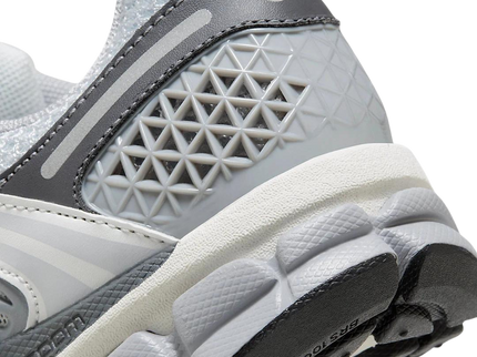 Nike Nike Zoom Vomero Dark Grey W - SneakerMood 