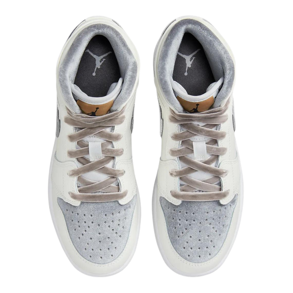 Nike Air Jordan 1 Mid SE GS 'Velvet Toe' - SneakerMood 