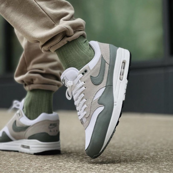 Nike Air Max 1 SC "Mica Green"