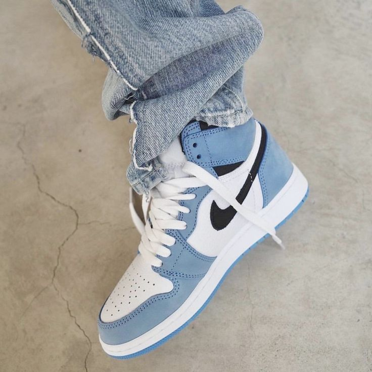 Air Jordan 1 High White University Blue 555088 134 SneakerMood SneakerMood