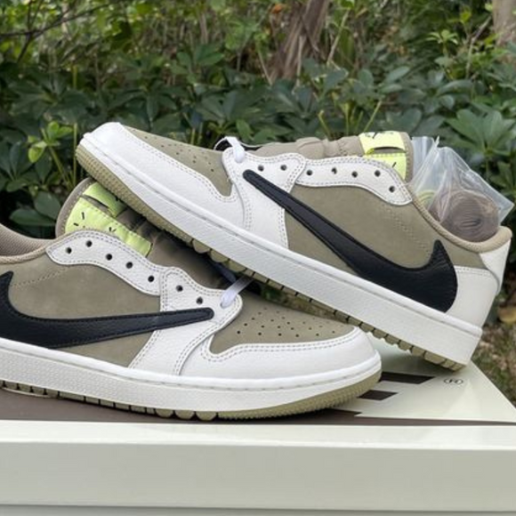 Nike Travis Scott x Air Jordan 1 Low Golf 'Neutral Olive' - SneakerMood 