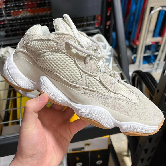 Yeezy 500 SneakerMood